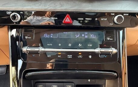 KIA Carnival, 2021 год, 4 600 000 рублей, 22 фотография