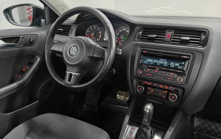 Volkswagen Jetta VI, 2012 год, 1 230 000 рублей, 13 фотография