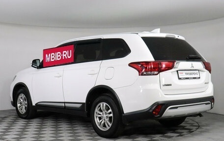 Mitsubishi Outlander III рестайлинг 3, 2019 год, 2 249 000 рублей, 7 фотография