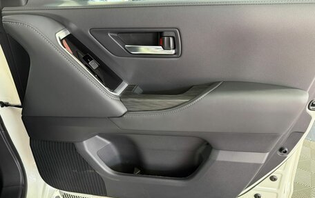 Toyota Land Cruiser, 2024 год, 13 900 000 рублей, 23 фотография