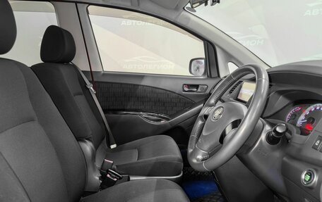 Toyota ISis I, 2011 год, 1 370 000 рублей, 10 фотография