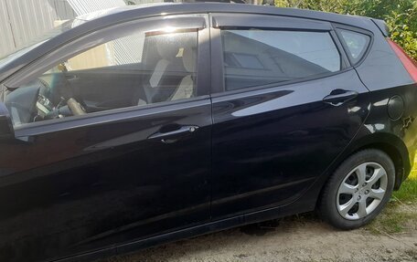 Hyundai Solaris II рестайлинг, 2012 год, 620 000 рублей, 1 фотография
