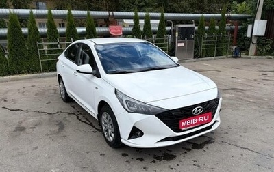 Hyundai Solaris II рестайлинг, 2021 год, 1 350 000 рублей, 1 фотография
