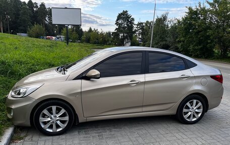 Hyundai Solaris II рестайлинг, 2013 год, 900 000 рублей, 4 фотография
