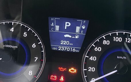 Hyundai Solaris II рестайлинг, 2013 год, 900 000 рублей, 8 фотография