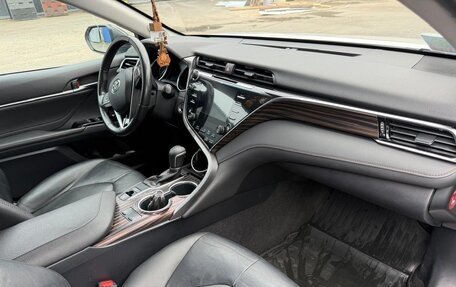 Toyota Camry, 2019 год, 2 800 000 рублей, 12 фотография