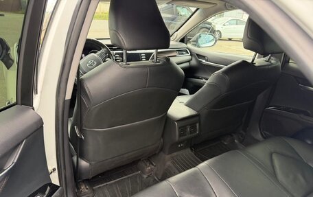 Toyota Camry, 2019 год, 2 800 000 рублей, 11 фотография