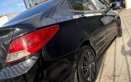 Hyundai Solaris II рестайлинг, 2013 год, 960 000 рублей, 10 фотография