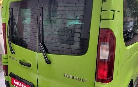 Renault Trafic, 2019 год, 2 300 000 рублей, 2 фотография
