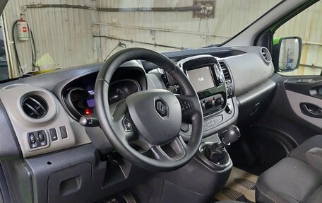 Renault Trafic, 2019 год, 2 300 000 рублей, 8 фотография