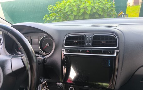 Volkswagen Polo VI (EU Market), 2013 год, 810 000 рублей, 2 фотография