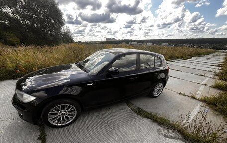 BMW 1 серия, 2011 год, 1 050 000 рублей, 3 фотография