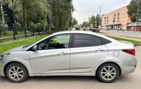 Hyundai Solaris II рестайлинг, 2011 год, 550 000 рублей, 2 фотография