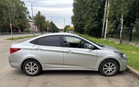 Hyundai Solaris II рестайлинг, 2011 год, 550 000 рублей, 4 фотография