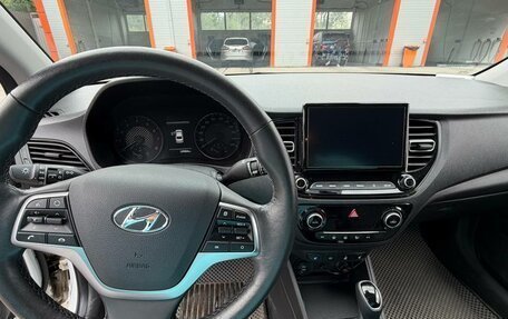 Hyundai Solaris II рестайлинг, 2021 год, 1 350 000 рублей, 12 фотография