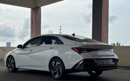 Hyundai Elantra, 2023 год, 1 994 000 рублей, 3 фотография
