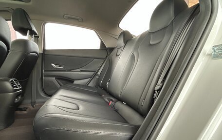 Hyundai Elantra, 2023 год, 1 994 000 рублей, 22 фотография