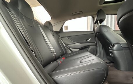 Hyundai Elantra, 2023 год, 1 994 000 рублей, 25 фотография