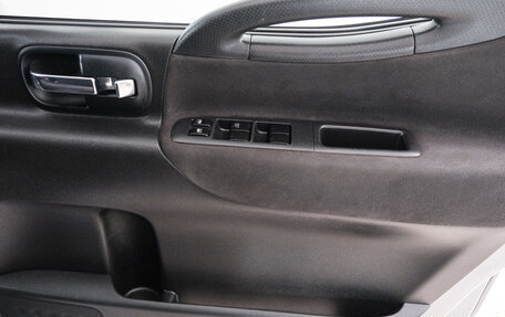 Nissan Serena III, 2010 год, 1 099 000 рублей, 19 фотография