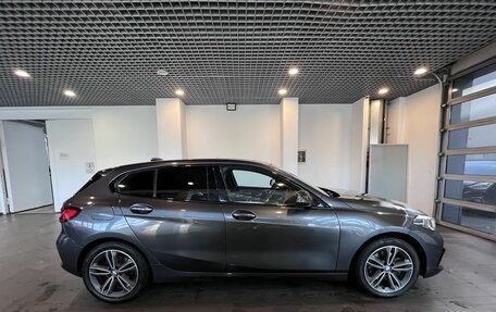 BMW 1 серия, 2019 год, 2 420 000 рублей, 2 фотография