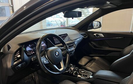BMW 1 серия, 2019 год, 2 420 000 рублей, 20 фотография