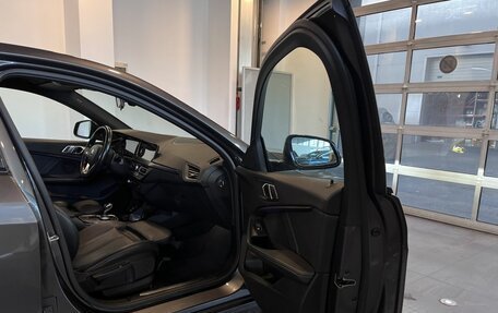 BMW 1 серия, 2019 год, 2 420 000 рублей, 24 фотография