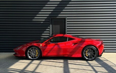 Ferrari F8, 2021 год, 25 900 000 рублей, 3 фотография