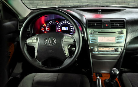 Toyota Camry, 2011 год, 1 150 000 рублей, 18 фотография