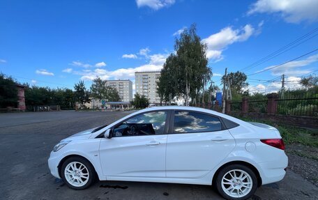 Hyundai Solaris II рестайлинг, 2013 год, 800 000 рублей, 3 фотография