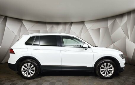 Volkswagen Tiguan II, 2017 год, 1 629 000 рублей, 6 фотография
