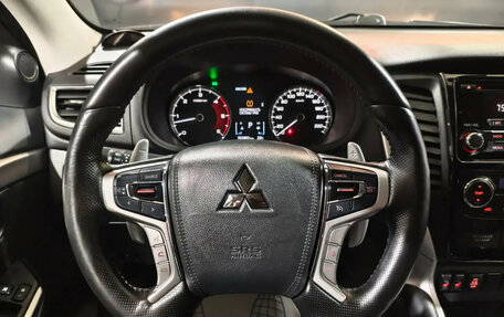 Mitsubishi Pajero Sport III рестайлинг, 2018 год, 2 659 000 рублей, 10 фотография