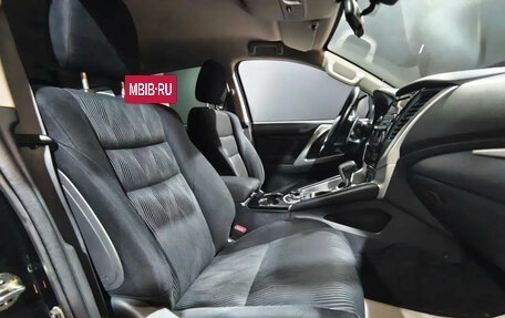 Mitsubishi Pajero Sport III рестайлинг, 2018 год, 2 659 000 рублей, 19 фотография