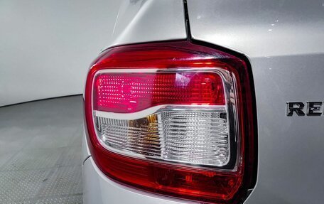 Renault Logan II, 2015 год, 650 000 рублей, 11 фотография