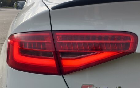 Audi A4, 2015 год, 2 000 000 рублей, 14 фотография