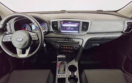 KIA Sportage IV рестайлинг, 2020 год, 2 400 000 рублей, 10 фотография
