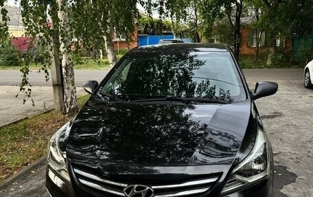 Hyundai Solaris II рестайлинг, 2015 год, 740 000 рублей, 1 фотография