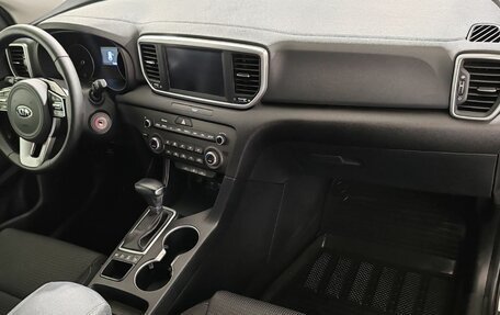 KIA Sportage IV рестайлинг, 2020 год, 2 400 000 рублей, 16 фотография