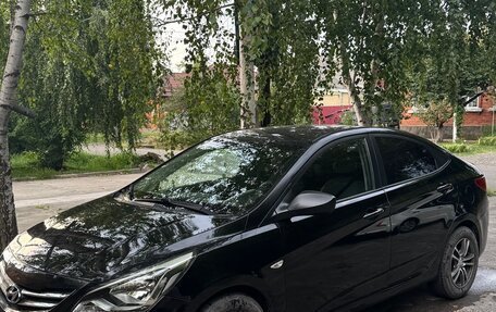 Hyundai Solaris II рестайлинг, 2015 год, 740 000 рублей, 2 фотография