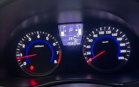 Hyundai Solaris II рестайлинг, 2015 год, 740 000 рублей, 5 фотография