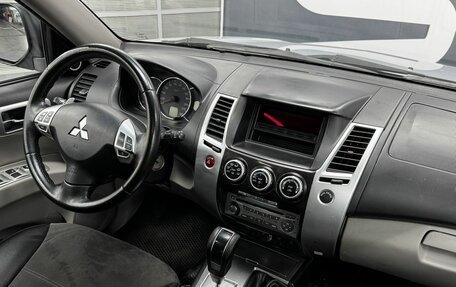 Mitsubishi Pajero Sport II рестайлинг, 2012 год, 1 499 900 рублей, 14 фотография