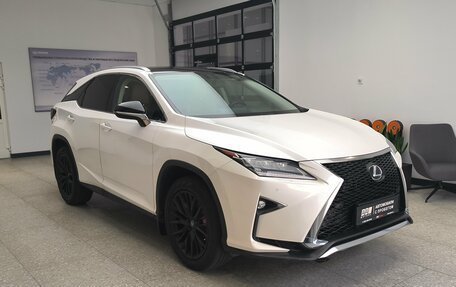 Lexus RX IV рестайлинг, 2017 год, 3 100 000 рублей, 3 фотография