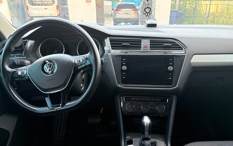 Volkswagen Tiguan II, 2018 год, 2 415 000 рублей, 11 фотография