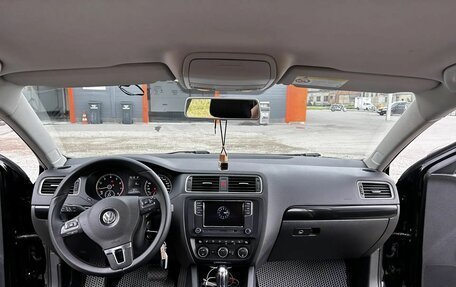Volkswagen Jetta VI, 2013 год, 1 050 000 рублей, 1 фотография