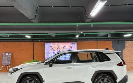 Toyota RAV4, 2025 год, 3 850 000 рублей, 8 фотография