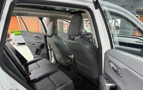 Toyota RAV4, 2025 год, 3 850 000 рублей, 14 фотография