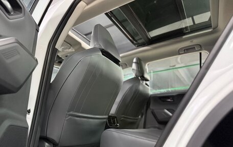 Toyota RAV4, 2025 год, 3 850 000 рублей, 15 фотография