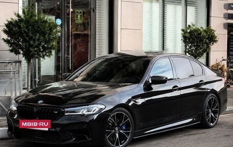 BMW 5 серия, 2019 год, 3 550 000 рублей, 11 фотография