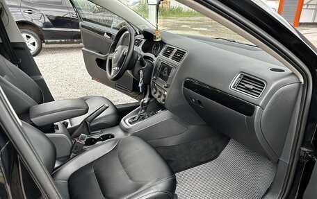 Volkswagen Jetta VI, 2013 год, 1 050 000 рублей, 22 фотография