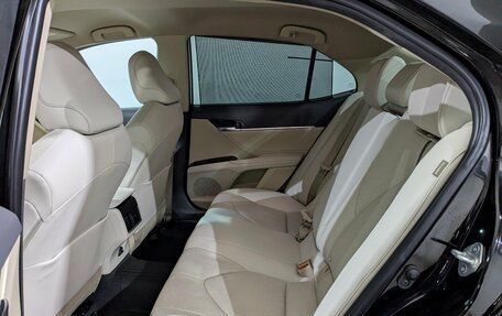 Toyota Camry, 2021 год, 3 200 000 рублей, 4 фотография