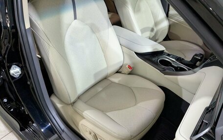 Toyota Camry, 2021 год, 3 200 000 рублей, 13 фотография